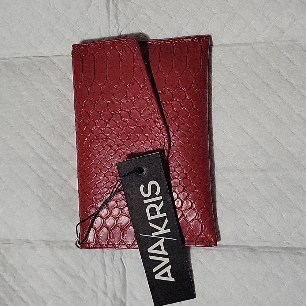 NWT Ava Kris Red Crossbody Card Wallet/Coin Purse.